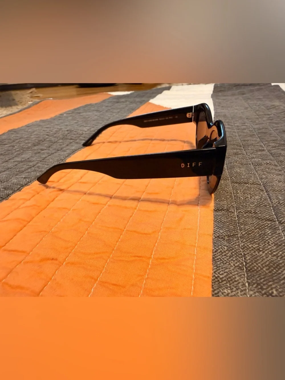 Diff Eyewear Black Cat-Eye Sunglasses - Picture 7 of 7